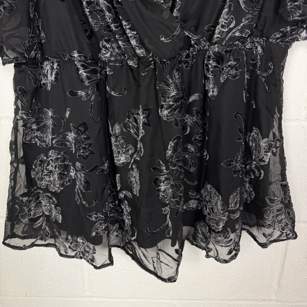 Torrid Top Black Velvet Burnout Sheer Lined Whimsigoth Dark Fairy Romantic SZ 2X - Picture 6 of 13